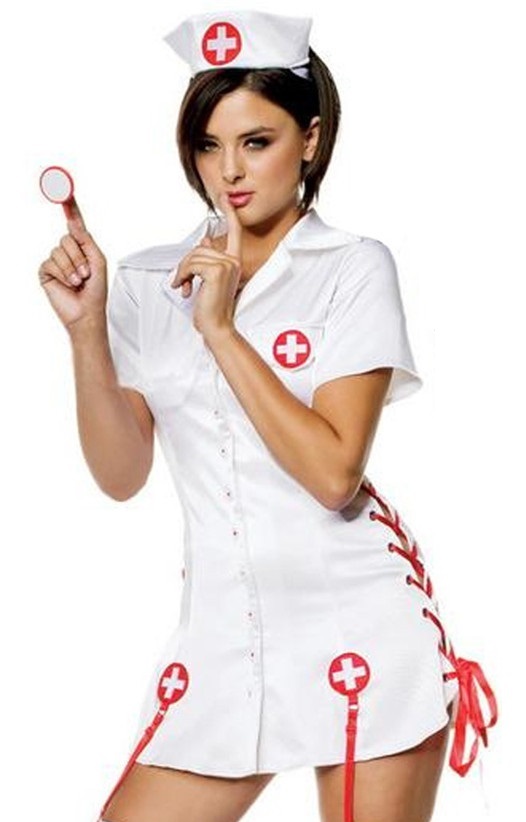 Сексапильные подруги позируют в костюмах медсестер