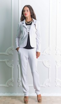 Белый брючный костюм КТ-114