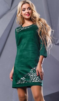 Замшевое зеленое платье с перфорацией Д-1062