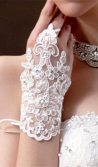 Свадебные перчатки белые с пайеткой А-1027