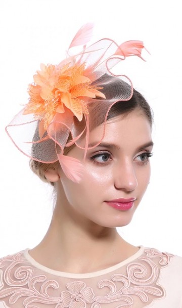 Нарядная женская шляпка персикового цвета А-1115