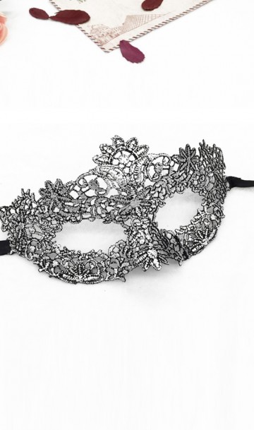 Карнавальная ажурная маска серебряно-черная А-1090